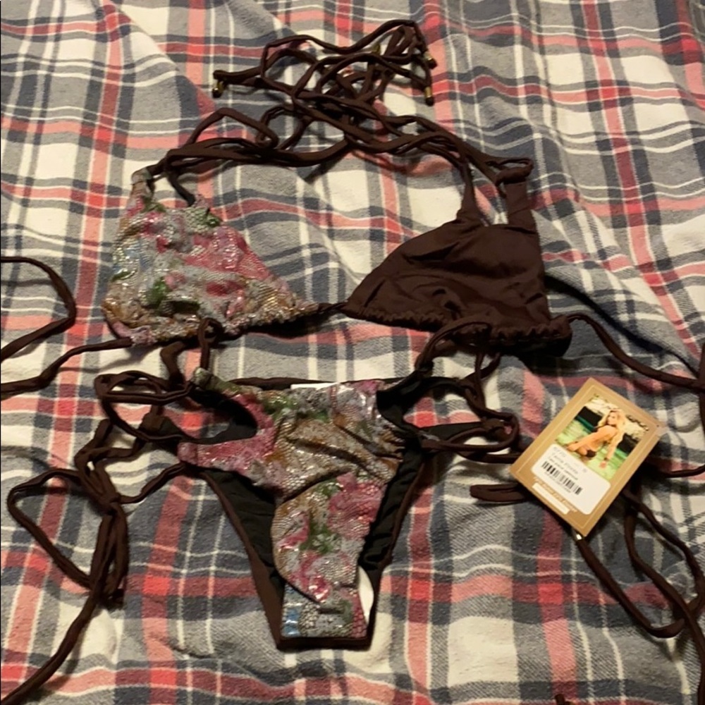 Two piece string bikini - Picture 3 of 4